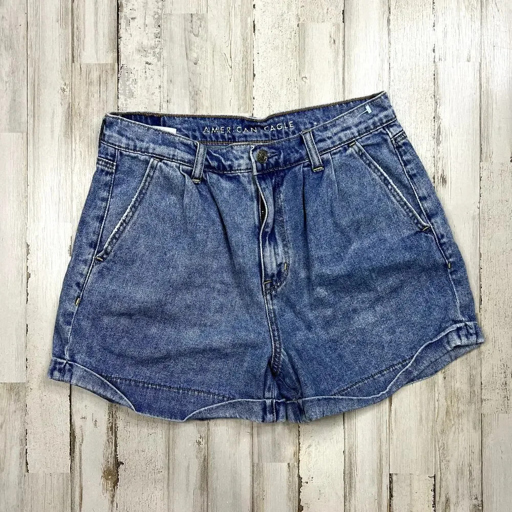 American Eagle Women's High Rise Mom Shorts Size 6 Blue Denim Cuffed Hem‎ Casual